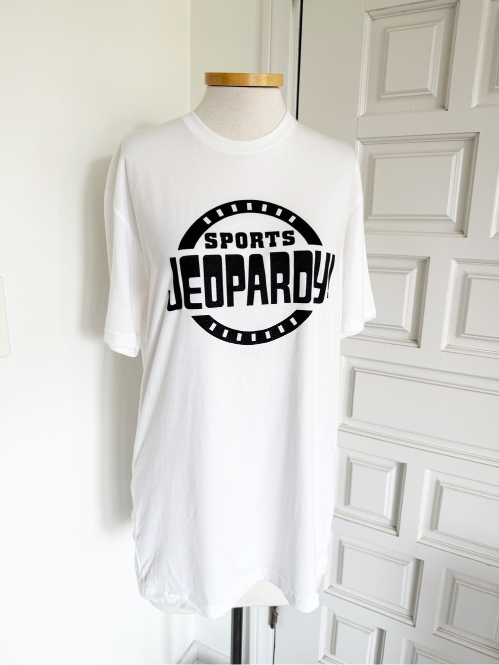 NWOT Sports Jeopardy! Graphic Tee
White Black Short Sleeve T-shirt Unisex Large